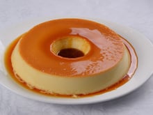 Não tem jeito, essa é a melhor receita de pudim de leite condensado simples da vida toda: já anota, salva ou printa