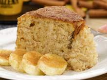 Esse bolo de banana rápido vai deixar o lanche da tarde irresistível. Aprenda como fazer!