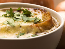 Sopa de cebola gratinada: como fazer