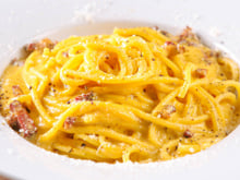 Se você quiser reaquecer um prato de massa, nunca o faça como se fosse um prato de arroz branco