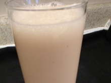Vitamina de Ades uva com abacaxi e banana