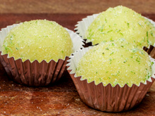 Brigadeiro de limão SEM TALHAR é possível e o TudoGostoso te ensina como! Veja a receita e as dicas de ouro