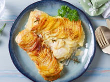 O acompanhamento que transforma qualquer almoço em refeição de restaurante: receita de batatas com molho bechamel
