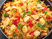 Risoto de frango na panela de pressão é a receita fácil e deliciosa que você precisa fazer no final de semana!