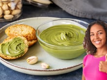 Pasta de pistache caseira fácil: essa é a melhor receita (sem corante!) para rechear a sua sobremesa de Natal