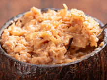 Cocada cremosa vegana com leite de coco e sabor intenso