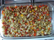 Salada assada de chuchu, pimentão verde, amarelo e vermelho