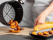Coloque uma banana na air fryer e veja a mágica acontecer!
