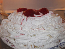 Bolo festa de morango e brigadeiro