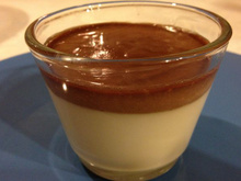 Doce gelado de coco com chocolate: receita simples