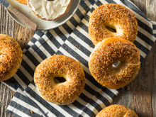 Bagel: aprenda a fazer esse pãozinho delicioso