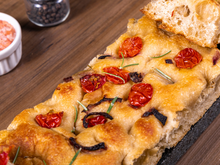 O que é uma focaccia? Saiba como preparar a receita italiana que conquistou o Tik Tok