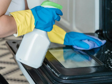 Um truque simples para limpar a porta do forno com vidro duplo sem desmontá-la