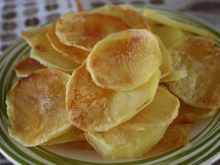 Batata chips de micro-ondas (com molho de maionese temperada )