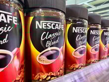 Se você tem recipientes de Nescafé, você tem um tesouro: não os jogue fora, você pode fazer um objeto indispensável em sua casa com muito pouco dinheiro