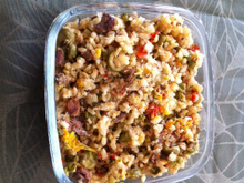 Arroz integral com frango na panela de pressão