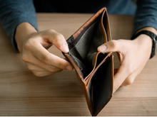 Nem débito, nem crédito, nem PIX: 3 restaurantes que só aceitam dinheiro e é melhor você se preparar se não quiser lavar a louça