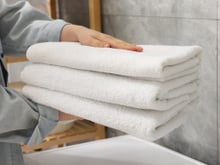Como deixar as toalhas macias e cheirosas? O TudoGostoso revela as melhores dicas, os produtos recomendados e a forma correta de lavar