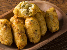 Como fazer bolinho de bacalhau crocante: a minha receita de família tem um passo a passo simples e fica pronto rapidinho