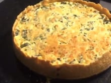 Quiche com farinha de arroz, espinafre e ricota