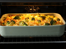 Macarrão de forno com muito queijo: receita prática e cremosa para esse domingão