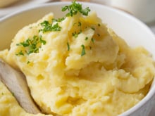 Finalmente descobri o ingrediente secreto para o purê de batata perfeito (e não é manteiga!)