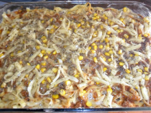 Macarrão gratinado com carne moída