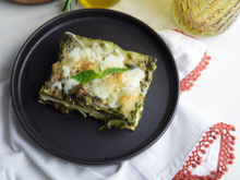 Depois que minha filha virou vegetariana, sempre faço essa lasanha ao molho pesto para ela: a família inteira come e não sobra uma fatia