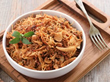 Adicione esse ingrediente no refogado do frango desfiado e você deixará todas as suas receitas mil vezes mais gostosas