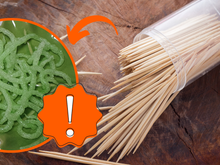 Comer palito de dente frito é a nova trend do Tiktok: entenda o motivo e por que você NÃO deve fazer em casa!