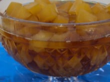 Doce de mamão em quadrados no cal