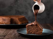 Torta de chocolate com apenas 2 ingredientes e amiga do intestino: coma gostoso e melhore a sua saúde digestiva