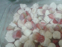 Torta de suspiro com morango