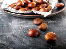 Como fazer castanhas com papel-alumínio; a maneira mais fácil de evitar que elas queimem