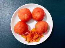 Tomate pelado em segundos! Aprenda esse truque simples para tirar pele de tomate