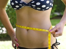 Quer perder a barriga até o verão? Então você precisa tirar esses 5 alimentos do seu cardápio agora!