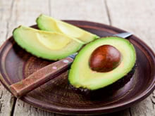 Motivos para comer abacate: 10 razões para incluir a fruta na alimentação