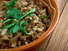 Receitas com farofa, batata palha e grãos para Natal e Ano-Novo