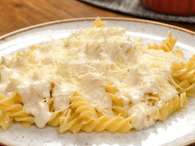 10 receitas de molho para macarrão rápidas e fáceis para quem vive na correria