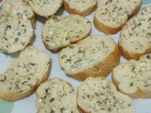 Pasta de alho para torradas da Kessy