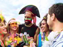 O que NÃO comer no Carnaval: esses são os alimentos que devem ficar fora do cardápio dos foliões