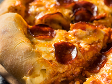 A solução para a pizza do final de semana é essa massa caseira de 3 ingredientes vapt-vupt