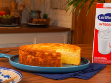 Bolo de fubá cremoso e fácil com LeitBom