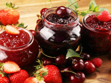 8 sobremesas com frutas vermelhas fáceis e deliciosas que entregam sabor e beleza na mesma medida