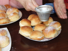 Açúcar de confeiteiro e açúcar impalpável são diferentes? Descubra qual usar nas sobremesas