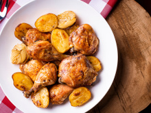 Não perca tempo na cozinha: como fazer frango com batata na airfryer juntos de uma vez só