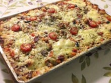 Pizza de tabuleiro da vovó que sempre tinha nos aniversários quando eu era criança virou o lanche preferido do meu filho: massa fofinha derrete na boca
