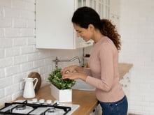 Quer atrair mais dinheiro e abundância para sua casa em 2025? Então você deve seguir essa prática chinesa imediatamente