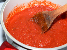 Molho de tomate sensacional SEM CONSERVANTES e nutritivo: receita usa panela de pressão e liquidificador