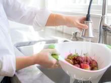 Estudo revela: essa mistura caseira remove até 96 % dos pesticidas das frutas e legumes